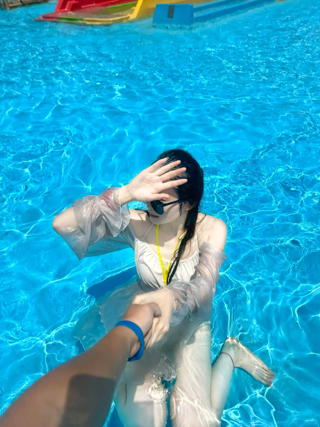 178高个子女生泳装