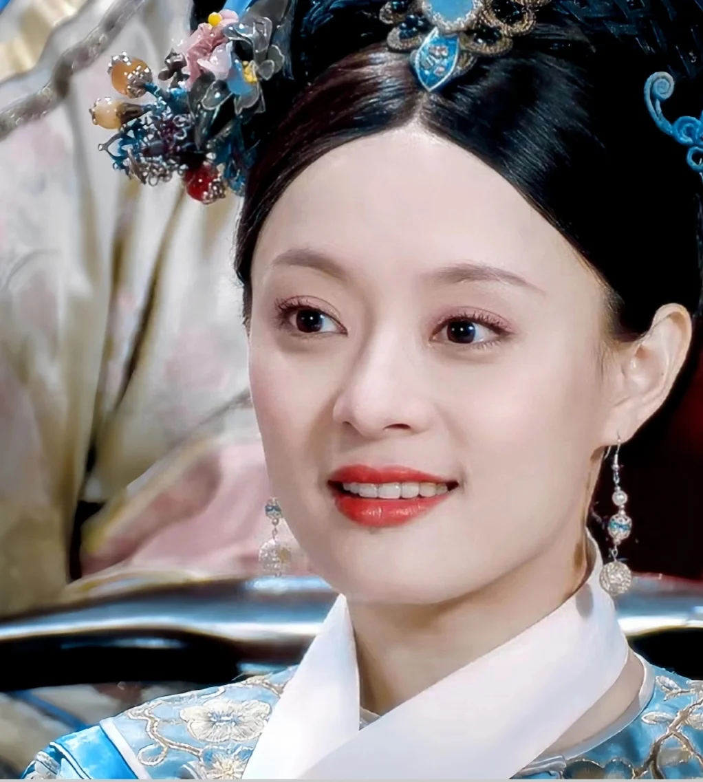 清水出芙蓉，天然去雕饰…