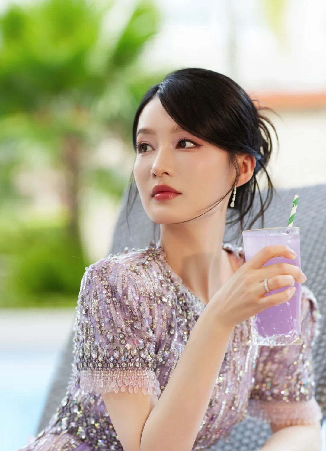 多看美女心情好！