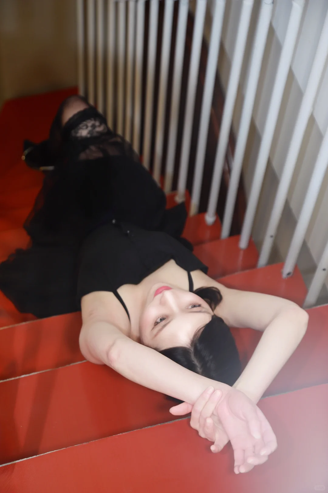 宁静之餐吧，优雅之长腿。