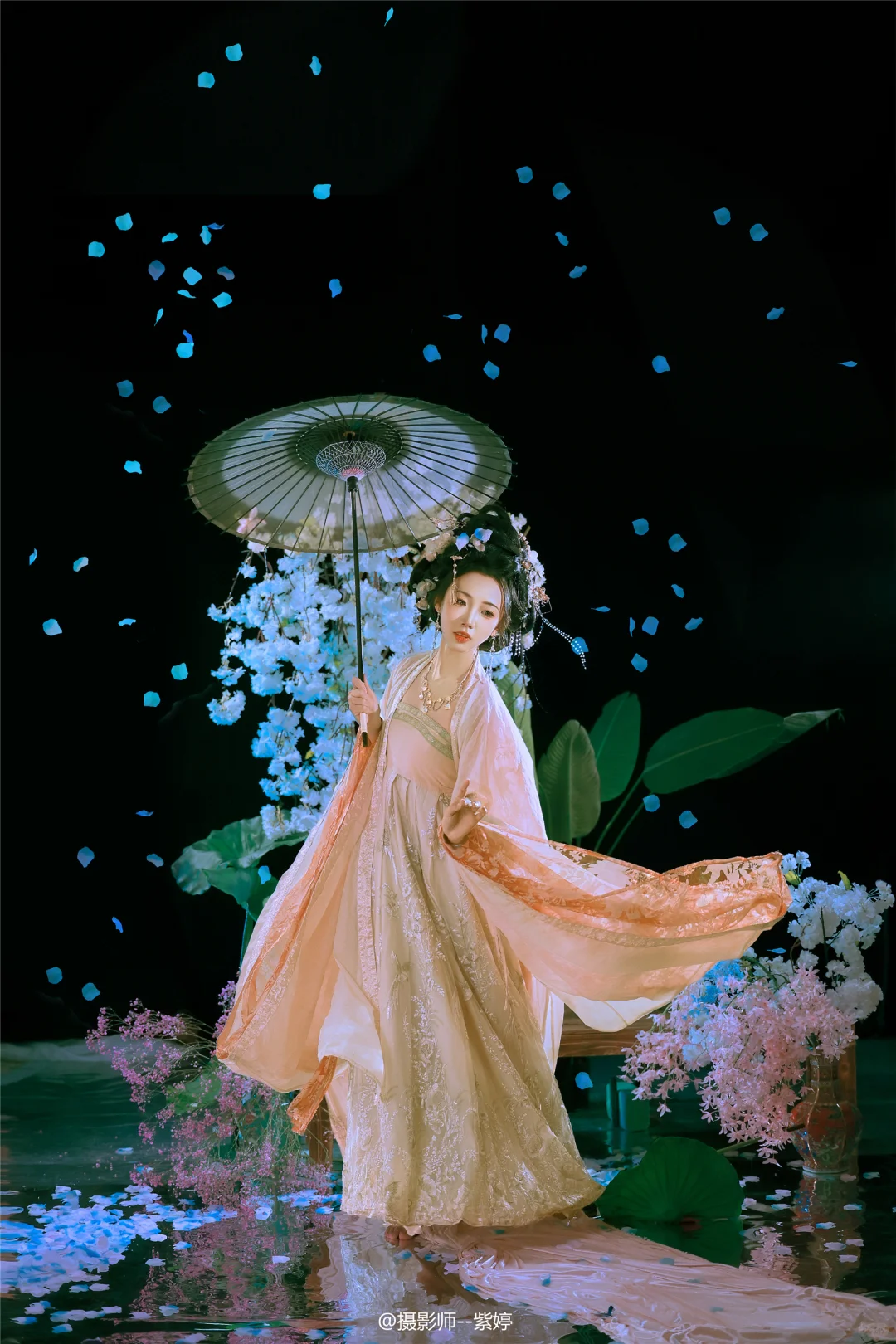 客妹说，人生第一次拍写真，就美成这样！