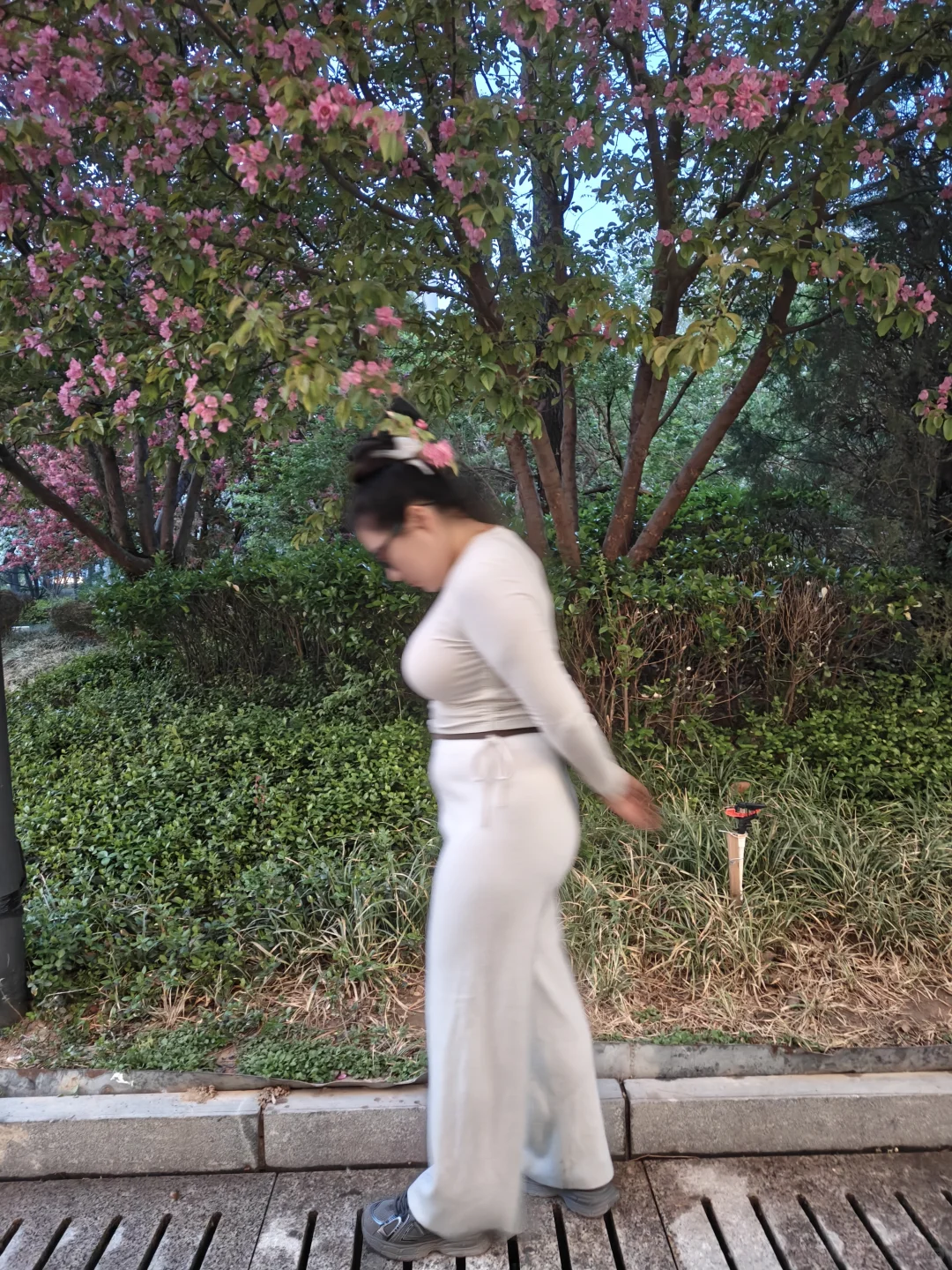 今天开始减肥，再也不胡吃海喝了