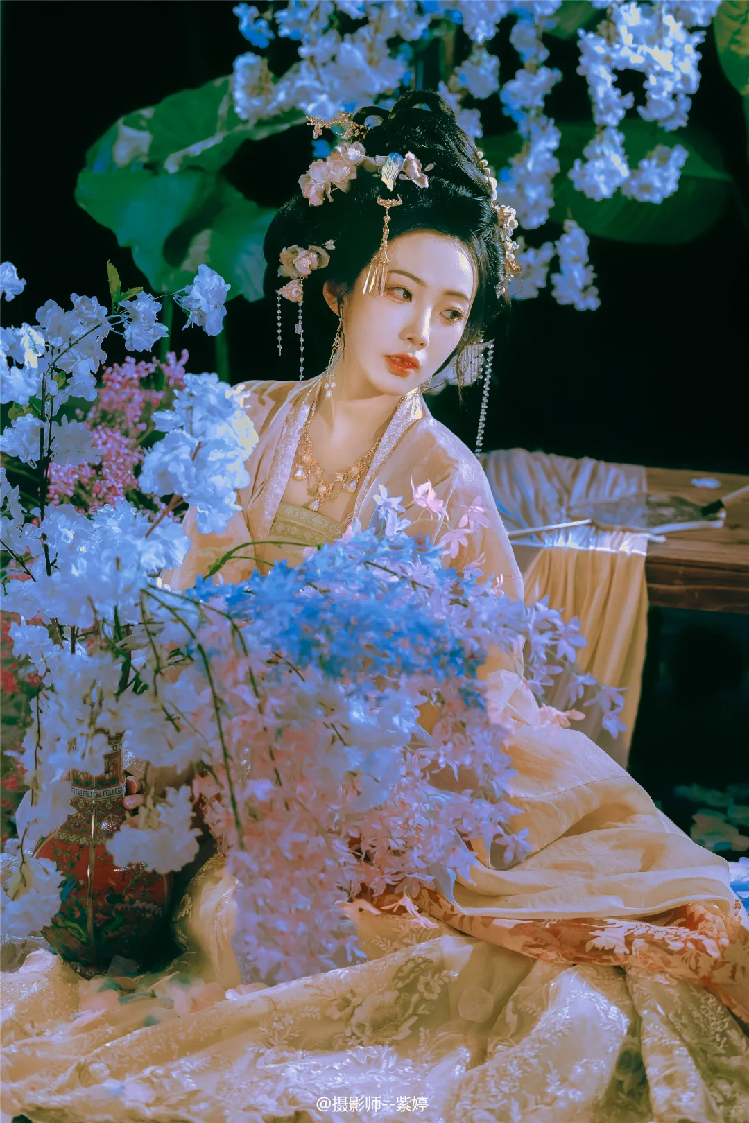 客妹说，人生第一次拍写真，就美成这样！