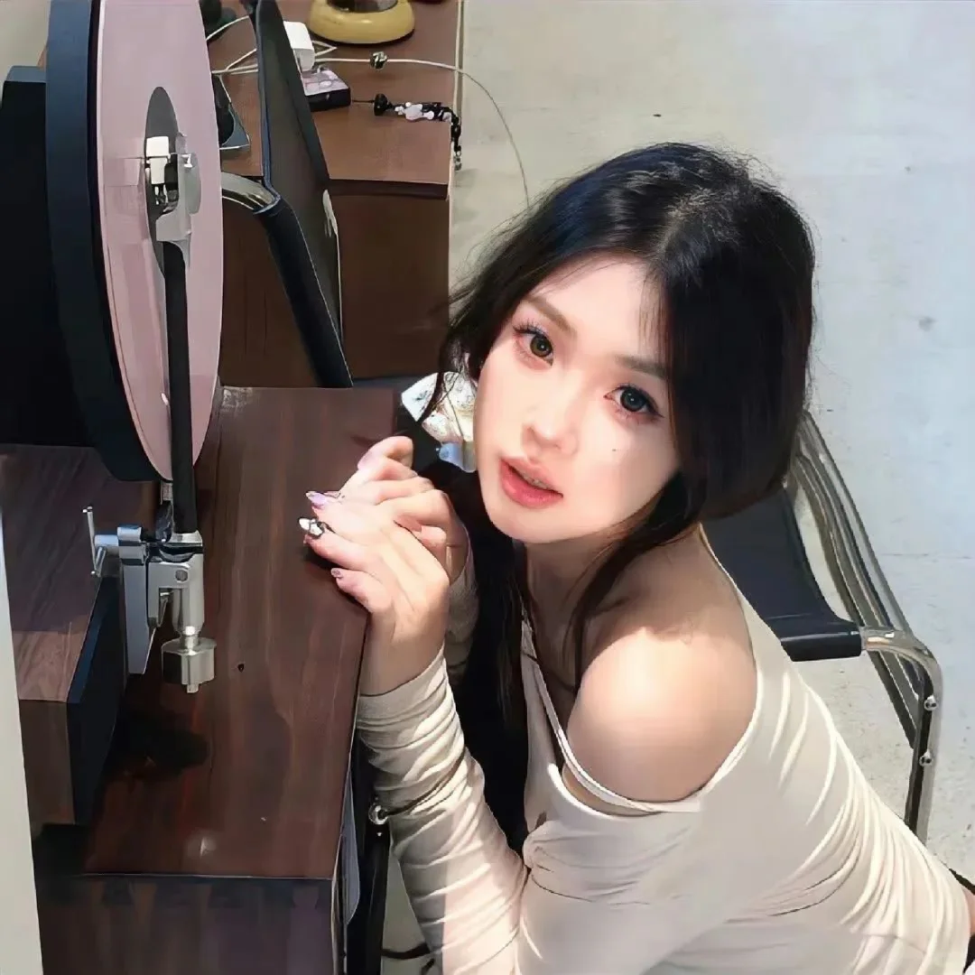 ｜高智感美女