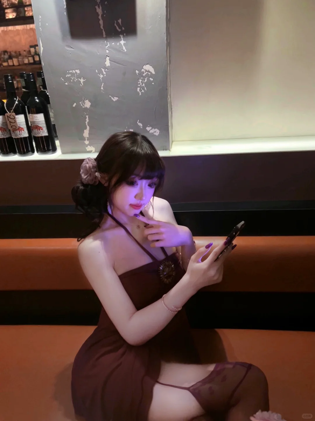 985女大｜古早包臀裙+紫色吊带袜 别太好拍