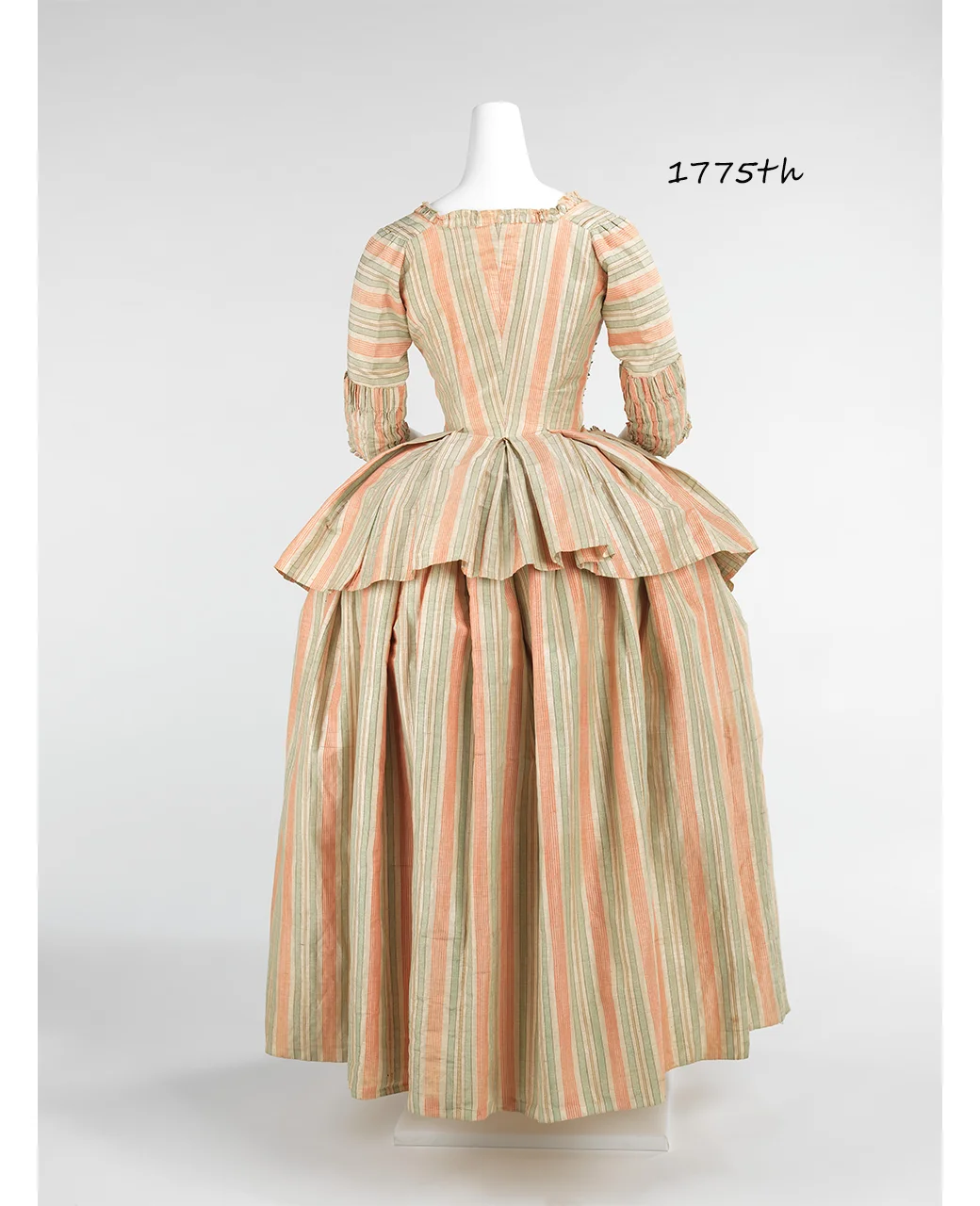 1775年紧身胸衣礼服