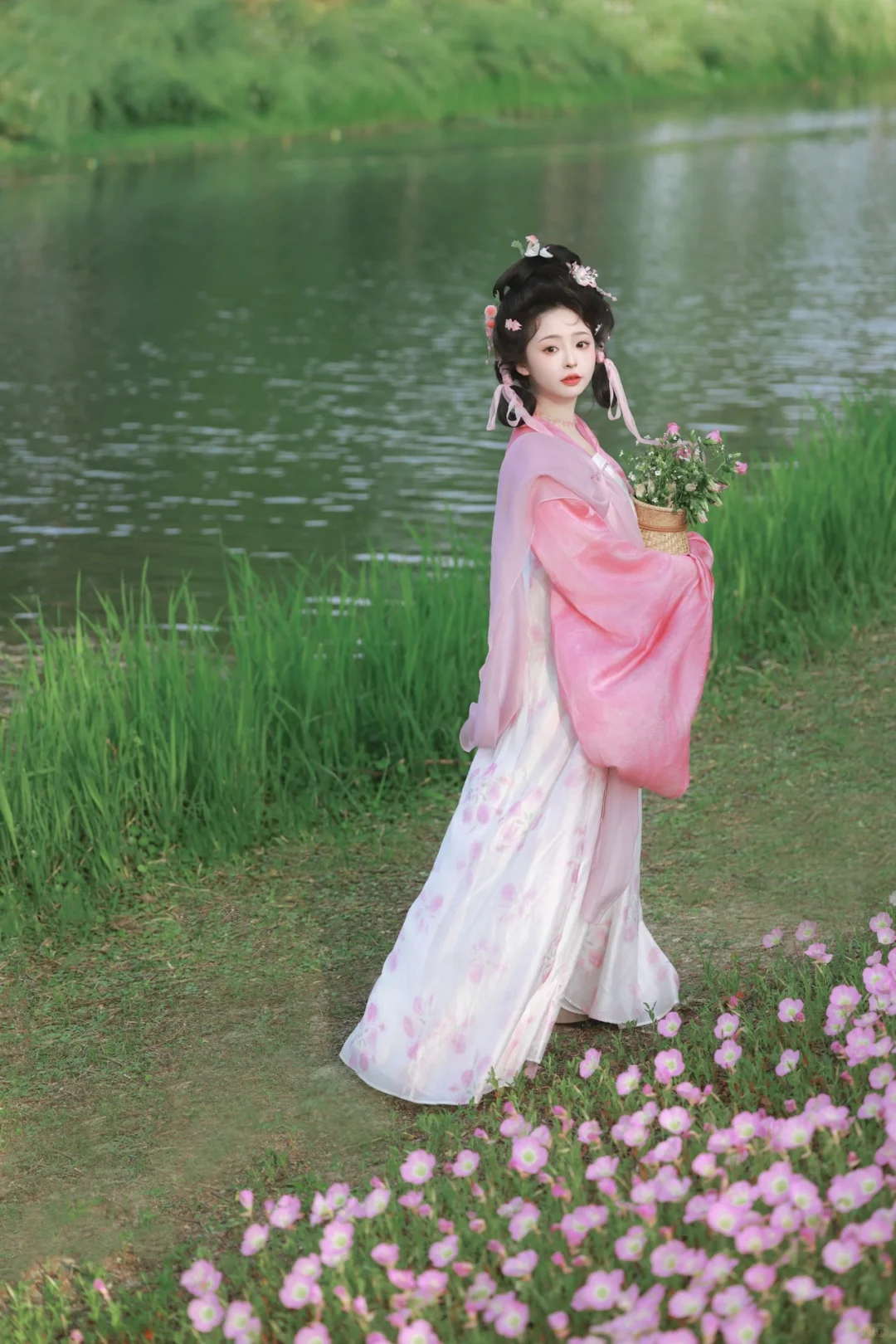 粉色娇嫩，愿如春日般烂漫，一生被偏爱