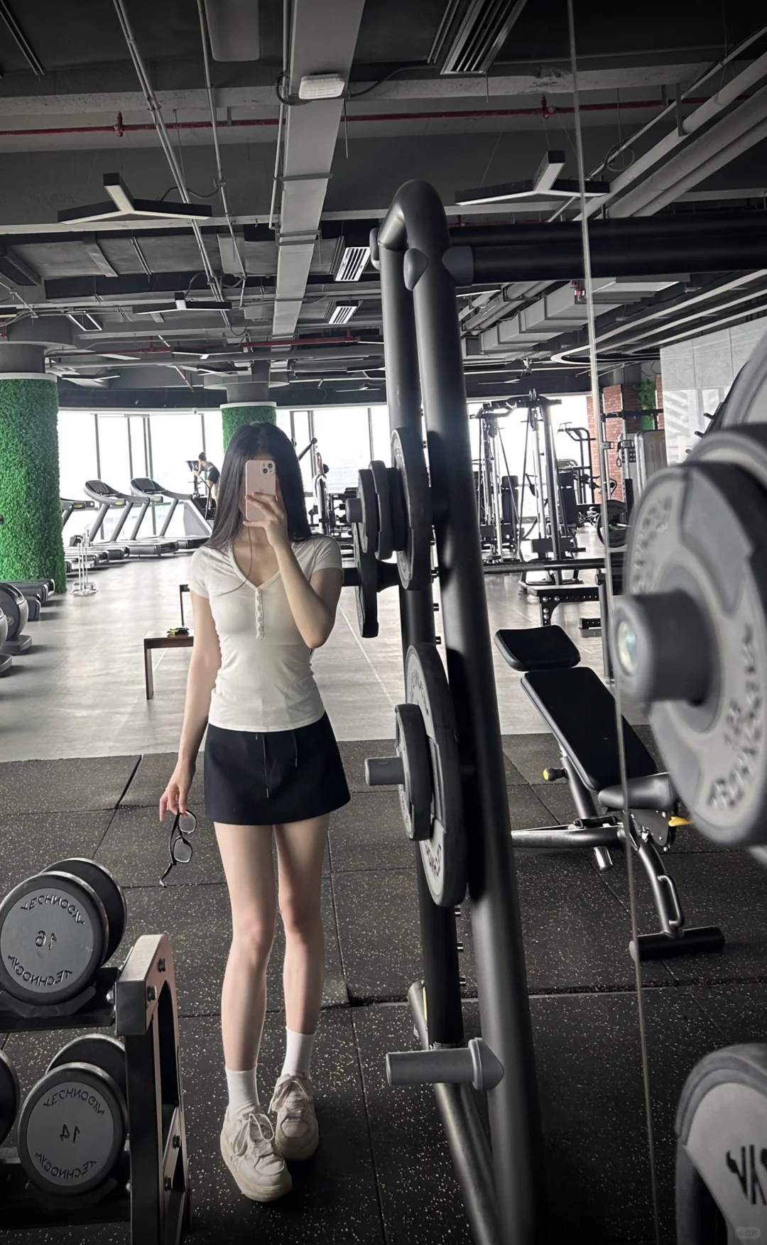我翻了你朋友圈近照 你身材比想象中劲爆～