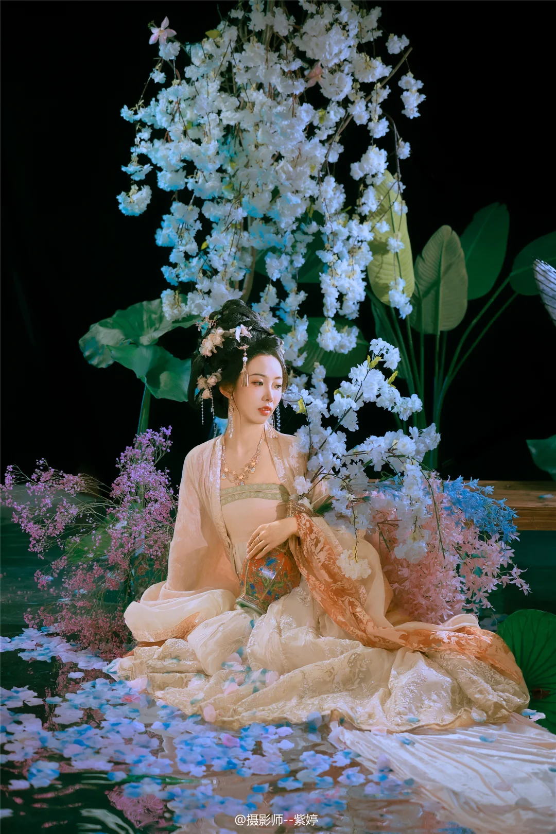 客妹说，人生第一次拍写真，就美成这样！
