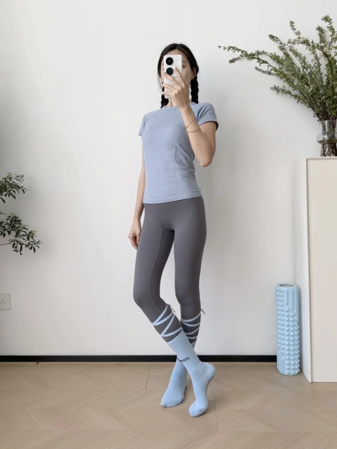 锁死婴儿蓝灰配绝对是春日穿搭天花板！