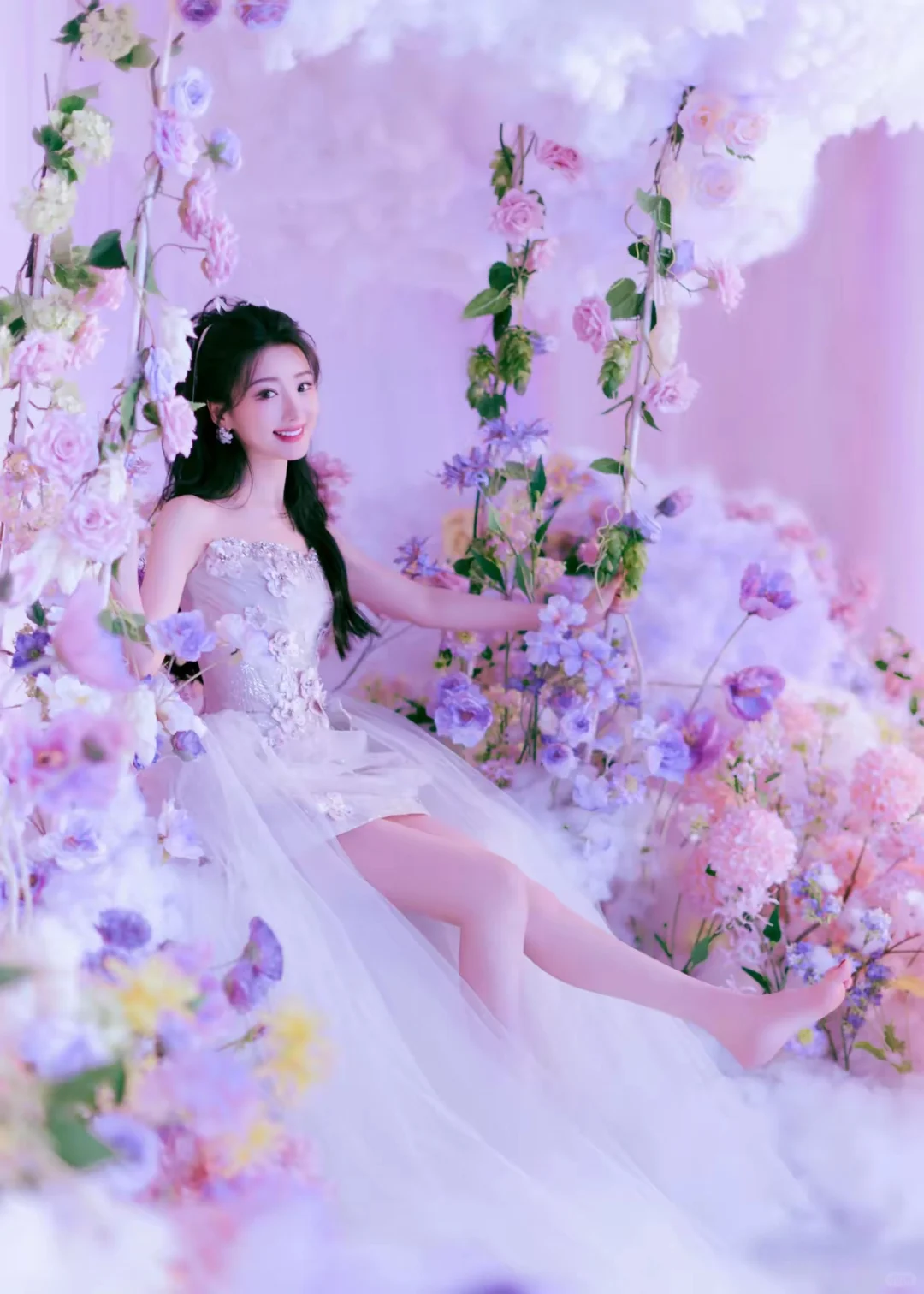 女明星系列之毛晓彤粉色抹胸裙写真。