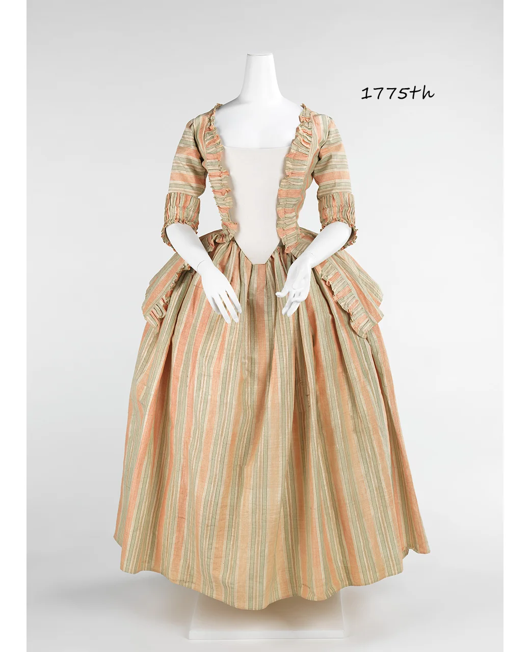 1775年紧身胸衣礼服