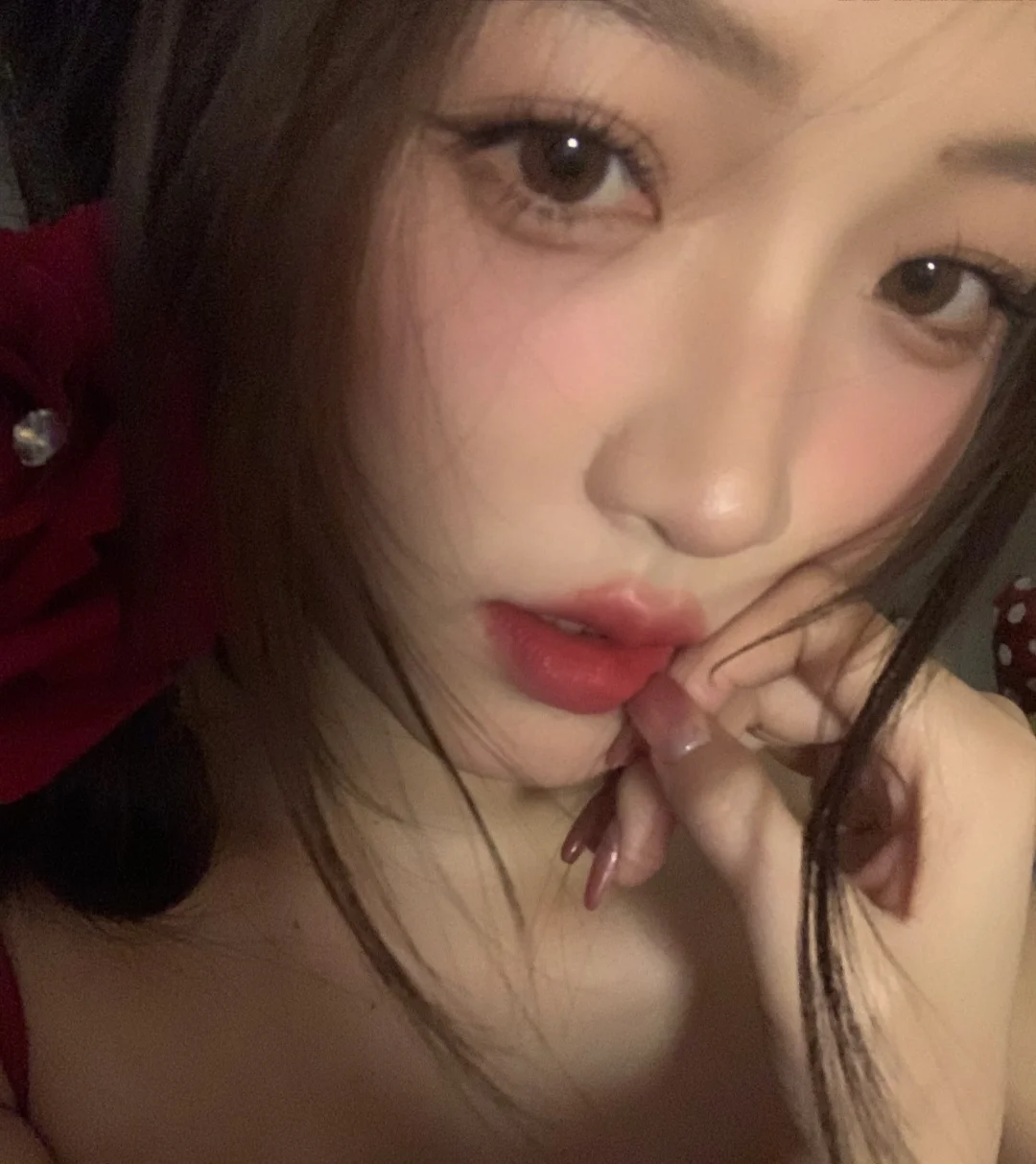 娇嫩的红玫瑰🌹