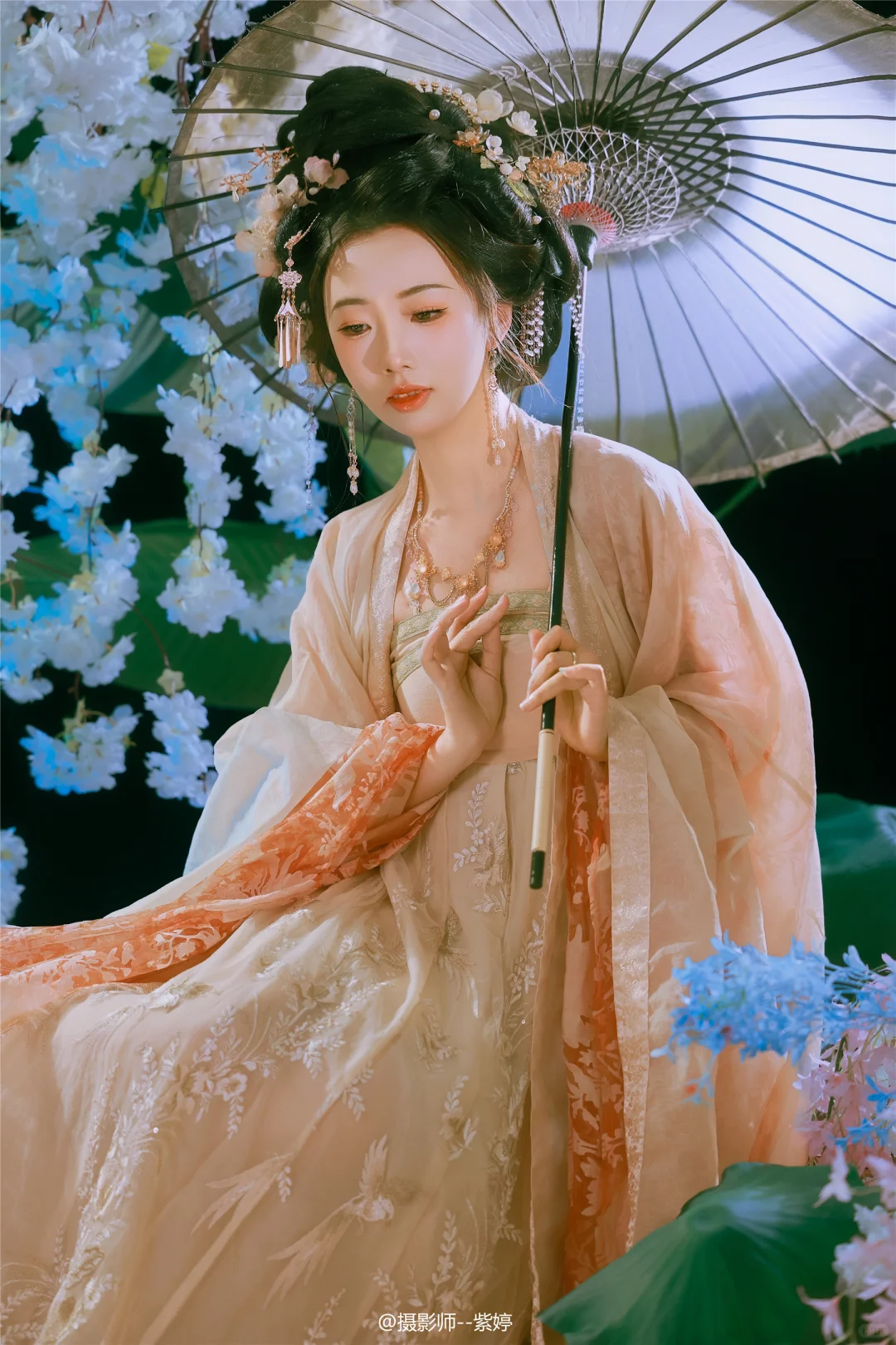客妹说，人生第一次拍写真，就美成这样！