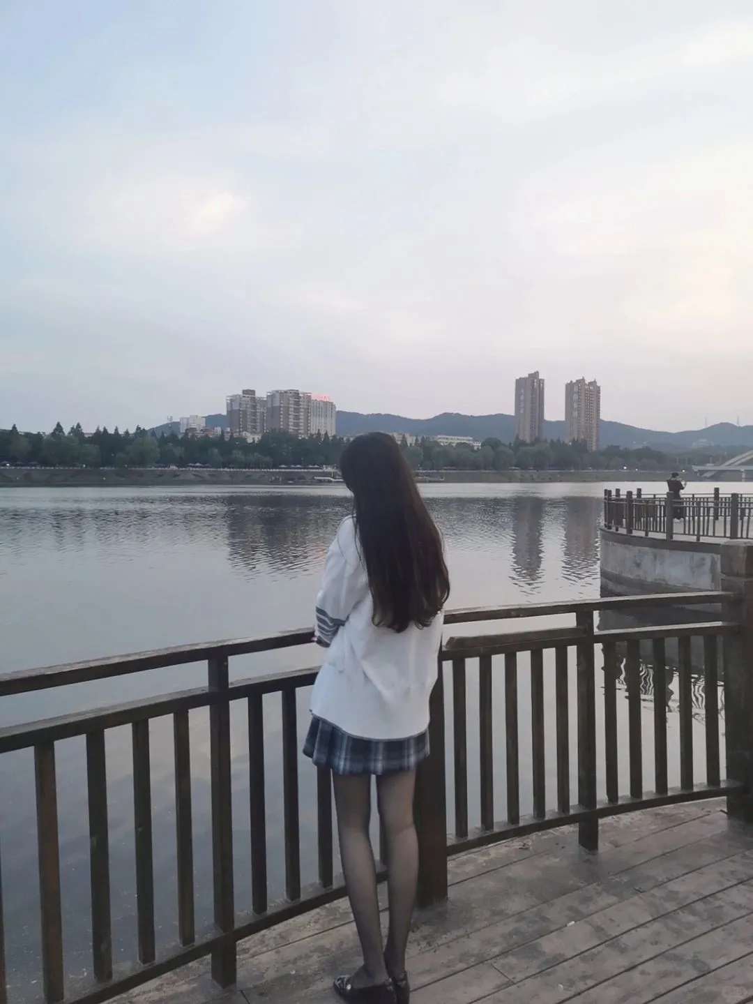 制服配黑丝最好看