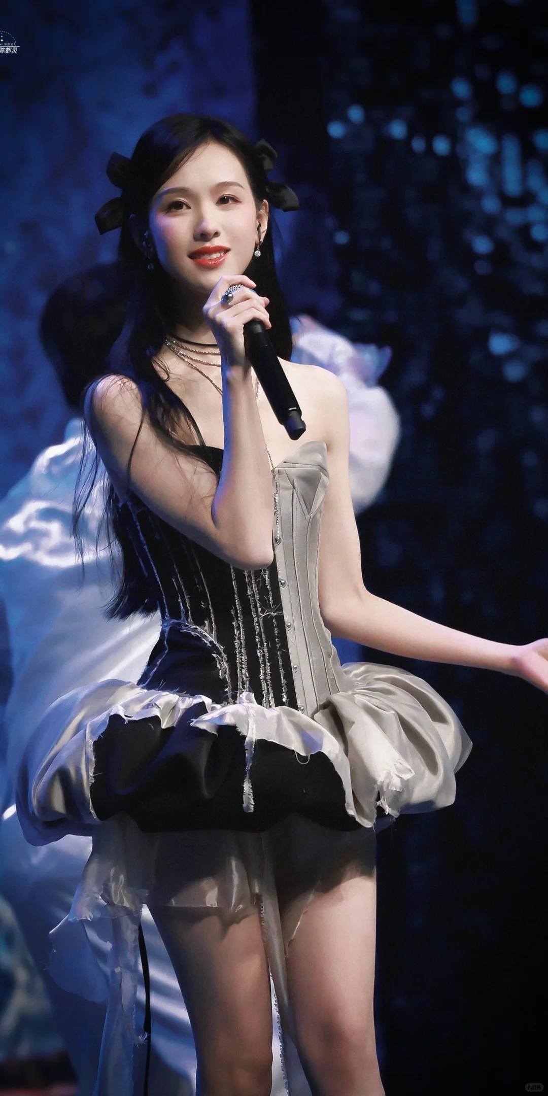 陈都灵，美嘟嘟这身材真纤细