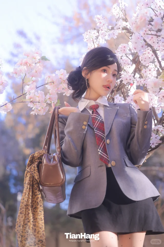 户外樱花拍摄指南🌸随性洒脱的制服写真太绝