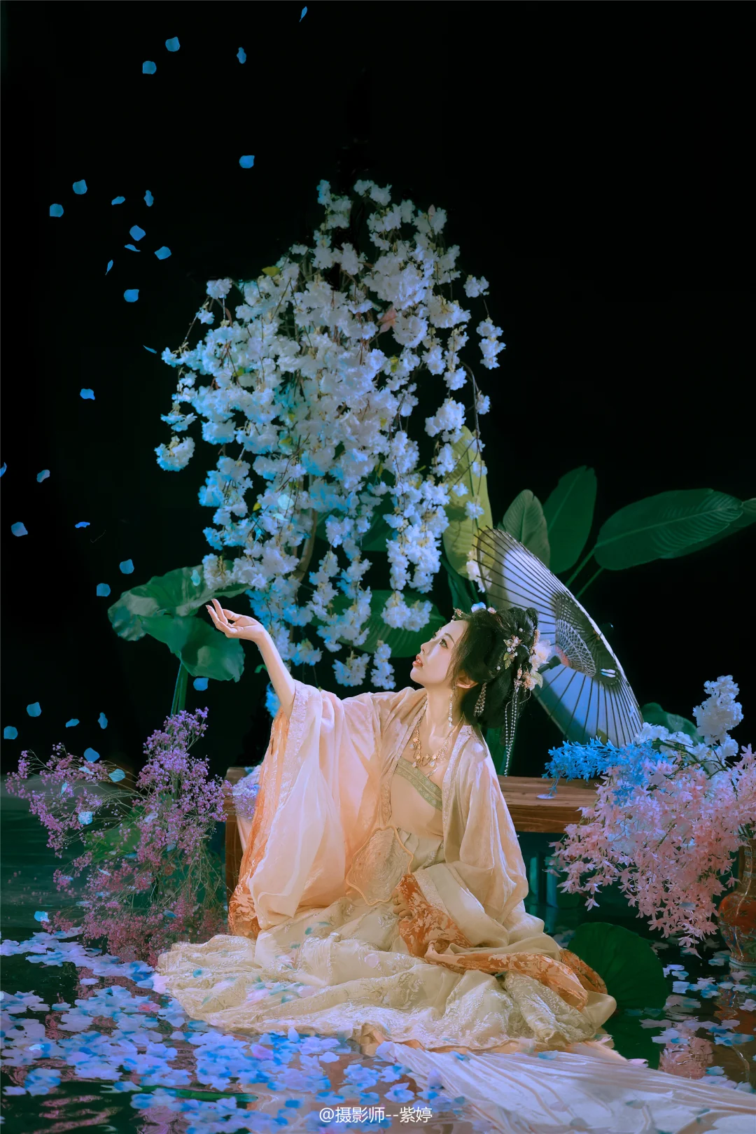 客妹说，人生第一次拍写真，就美成这样！