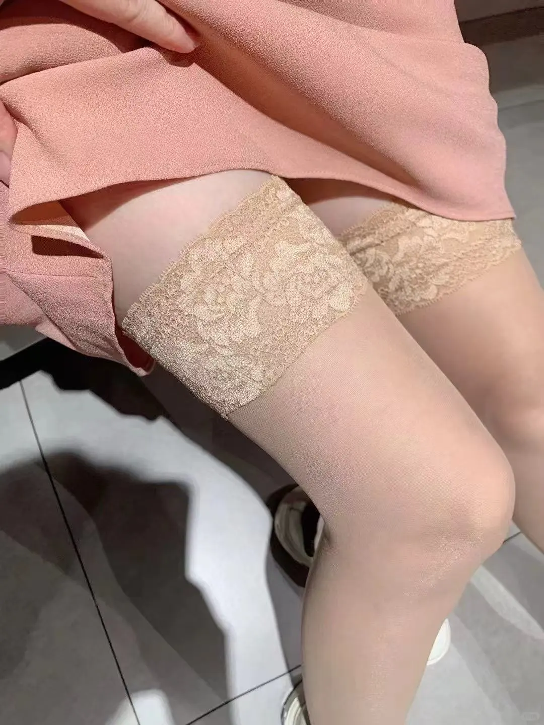 买到了好舒服的过膝袜～