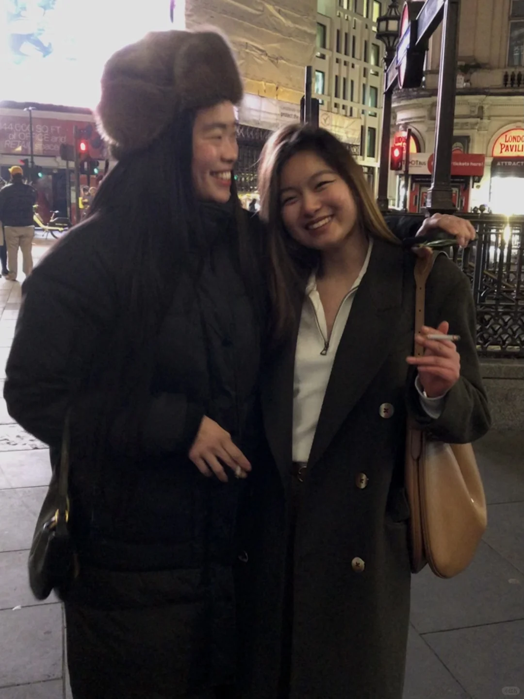 与美女们