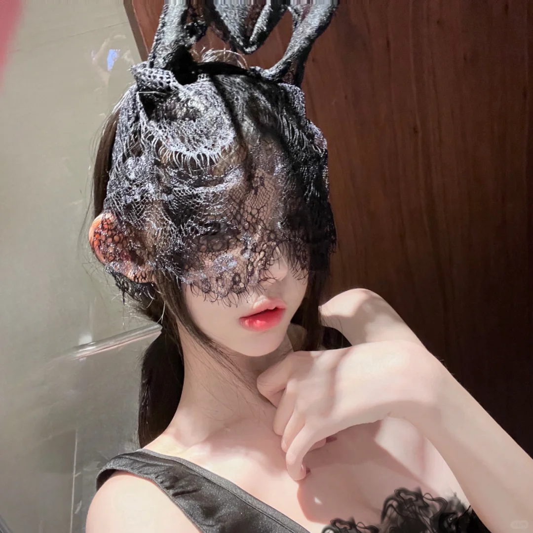 换个角度 黑色也可以很纯欲