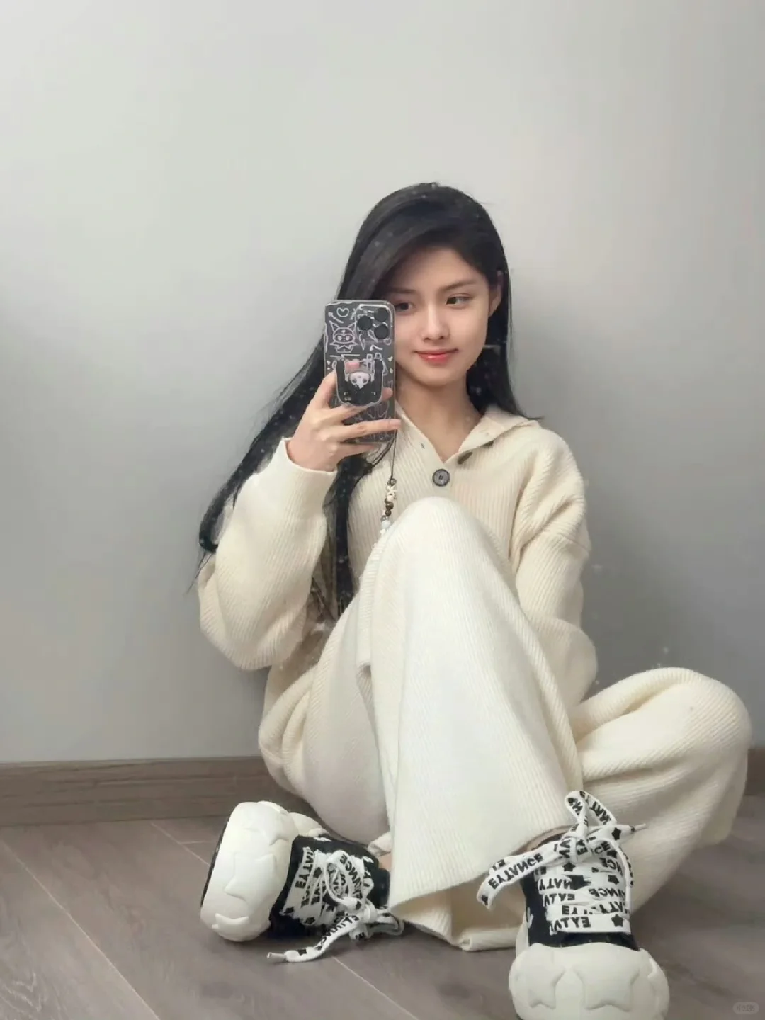 时尚美女，轻奢气质。