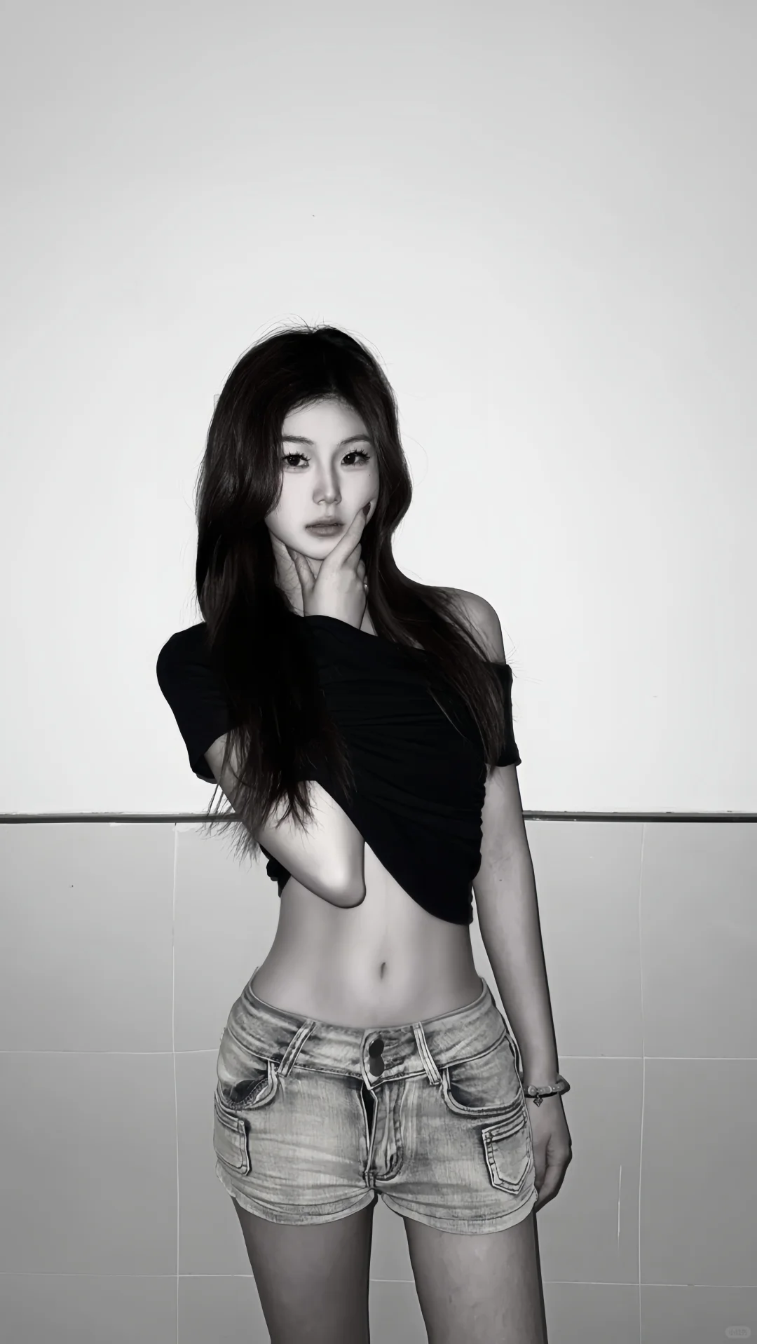 我翻了你朋友圈近照 你身材比想象中劲爆