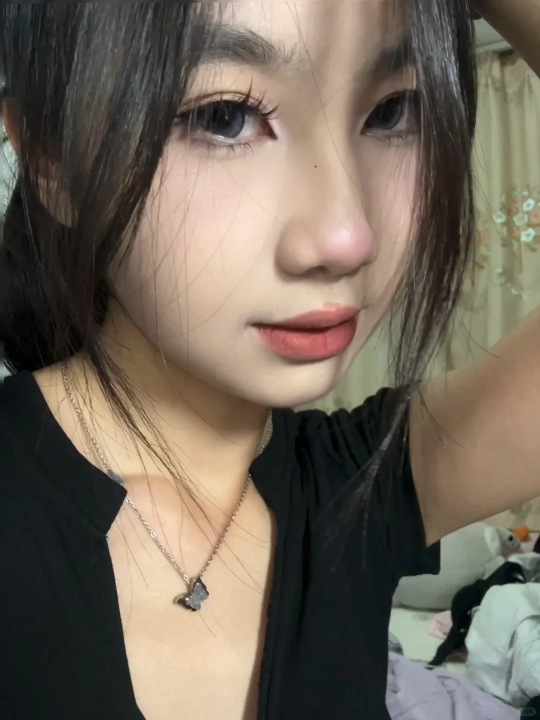 捞下这个女的