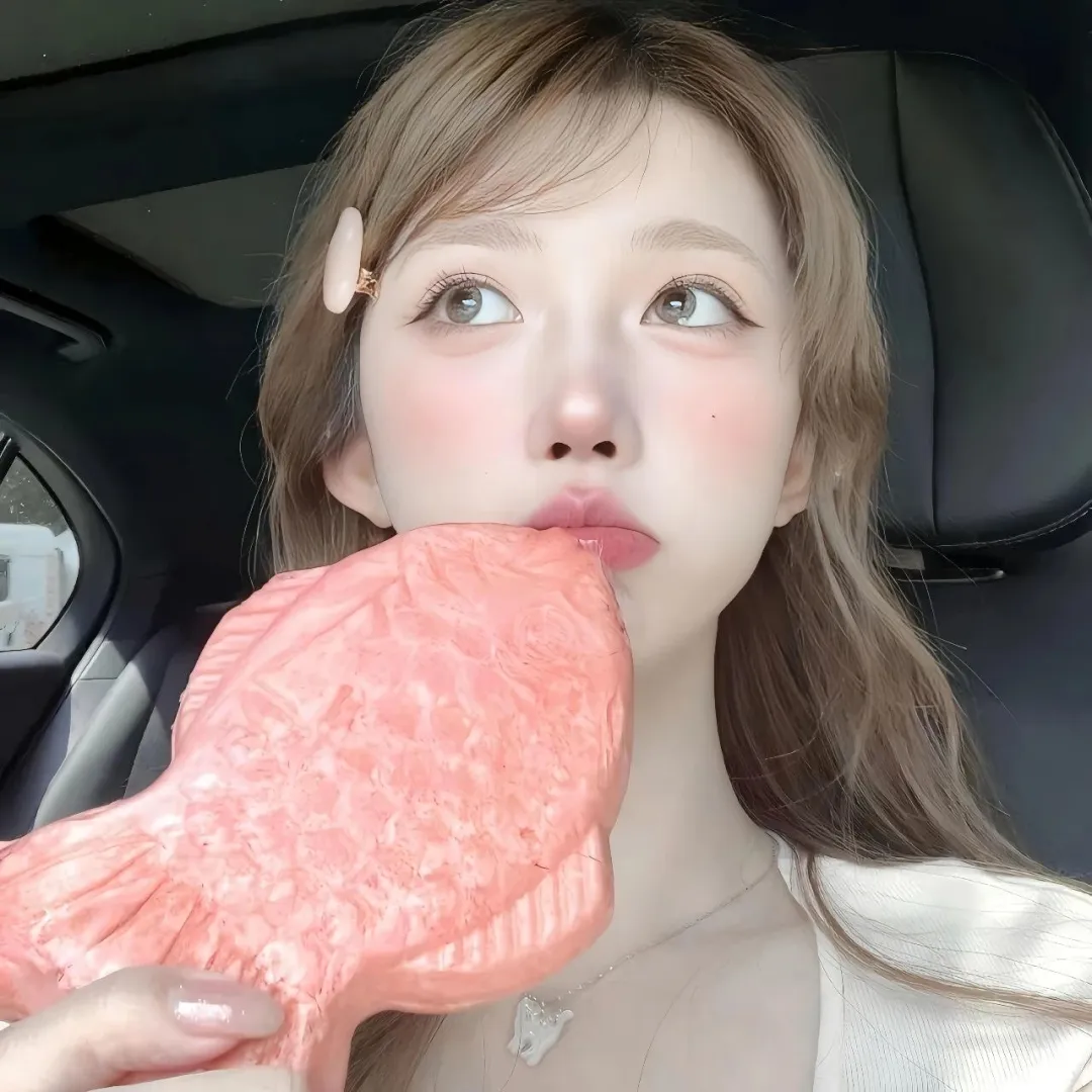 𝑾𝒆𝑪𝒉𝒂𝒕·氛围感女生头像