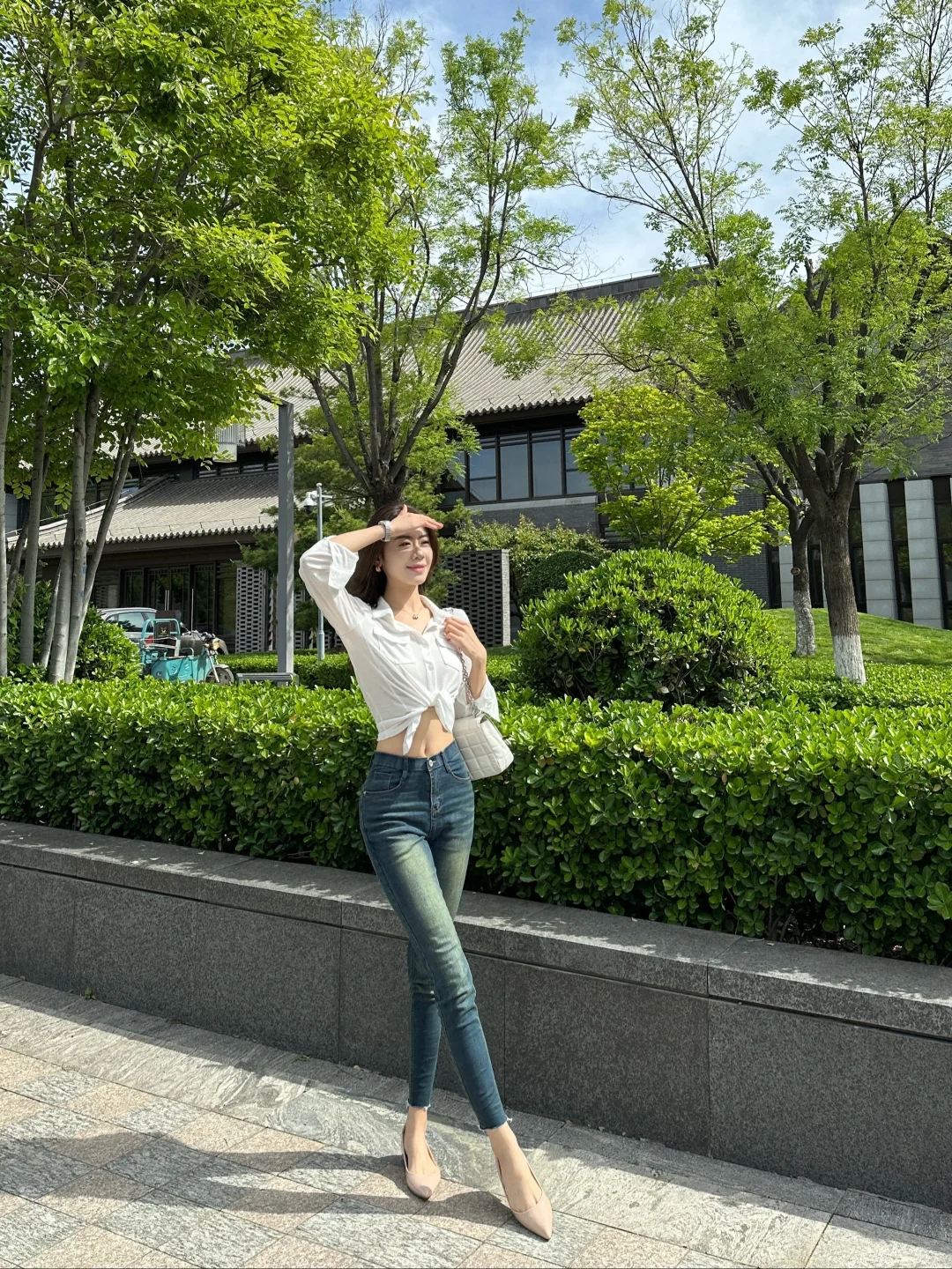 穿基础款 做气质女人