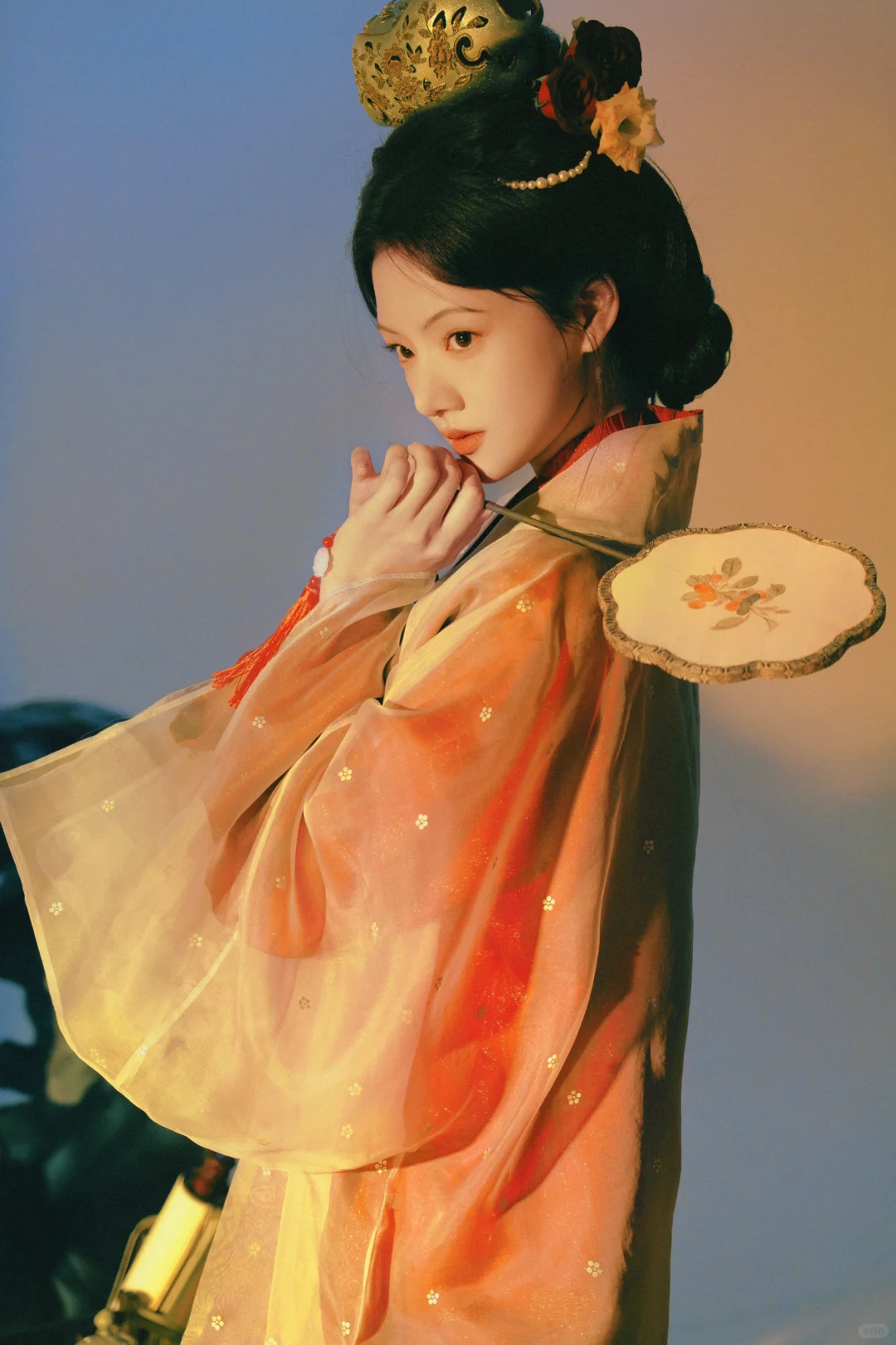 任敏|裙衩芙蓉小，钗茸翡翠轻