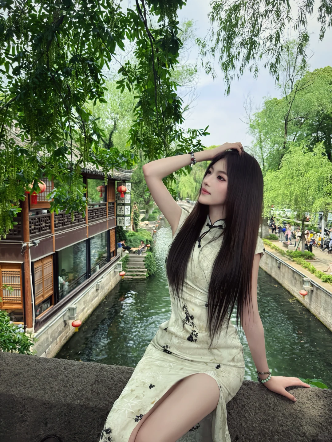 当女大学生第一次尝试旗袍