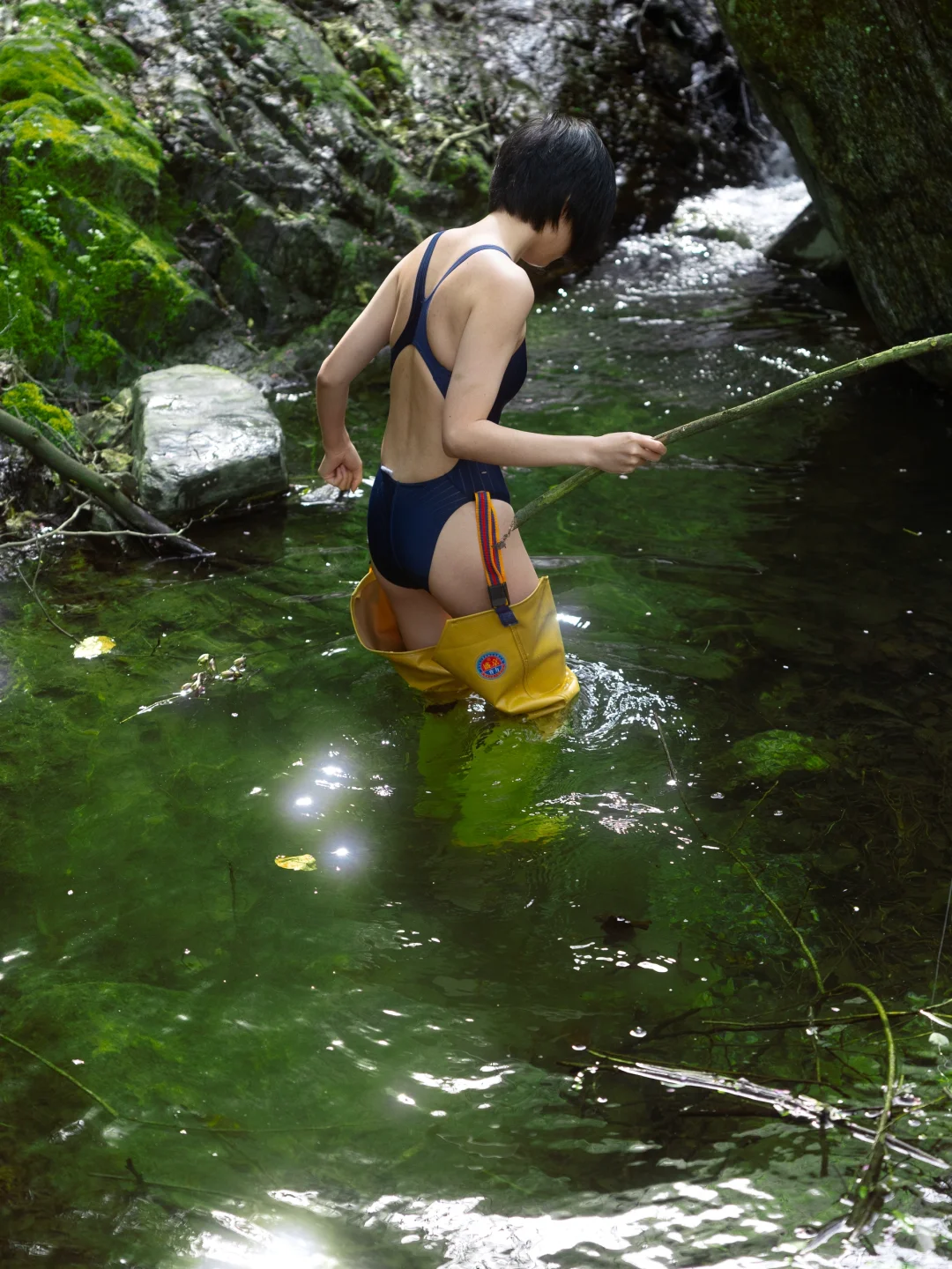 夏日溯溪.