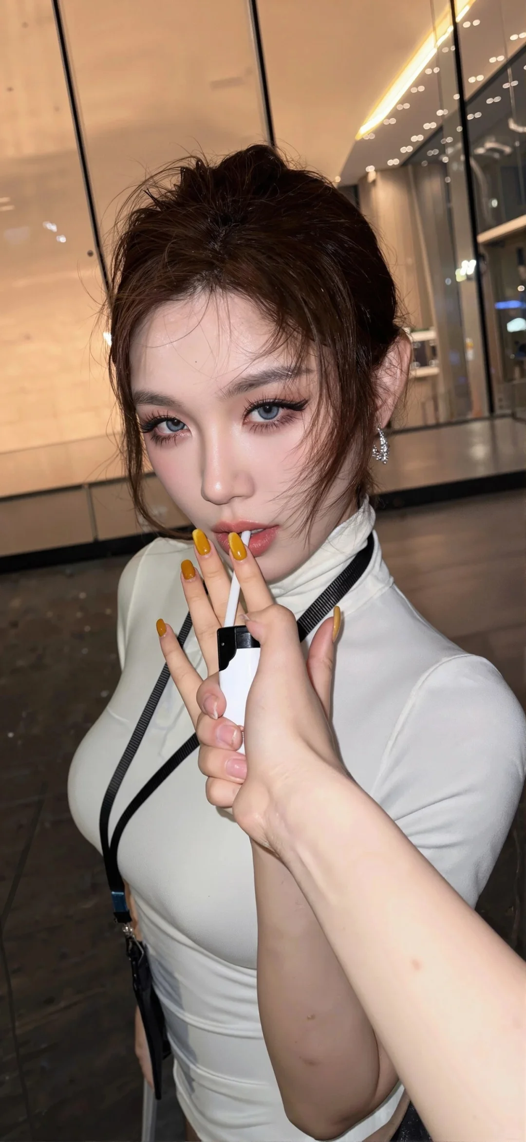 抽烟的妹子