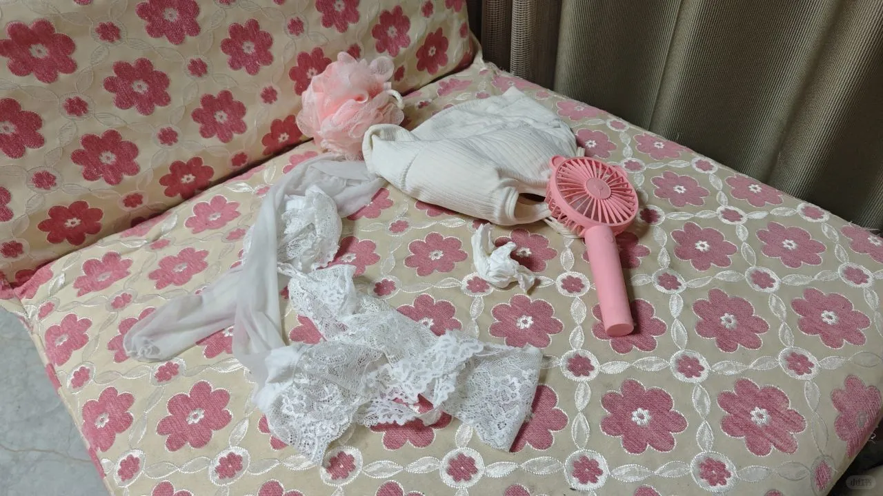 沙发真的很不舒服