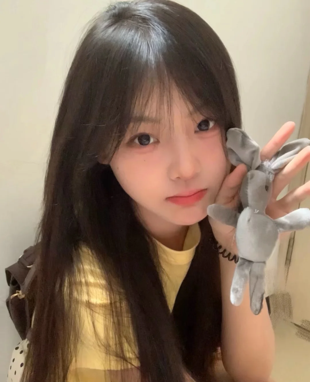 在校女大喜欢拍照