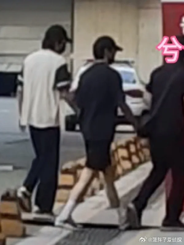 白袜短裤不过膝 十男九个基