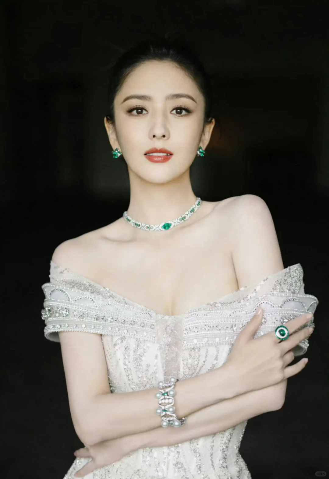 原来佟丽娅这么有料，好美！
