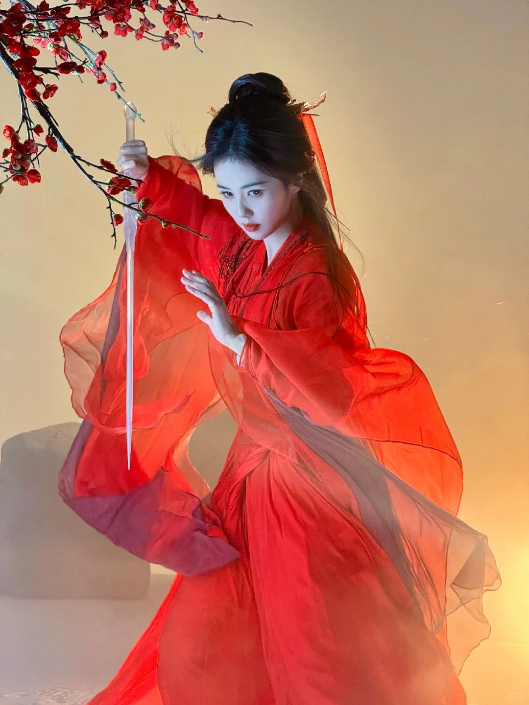 战衣加身，惊「红」一瞥。