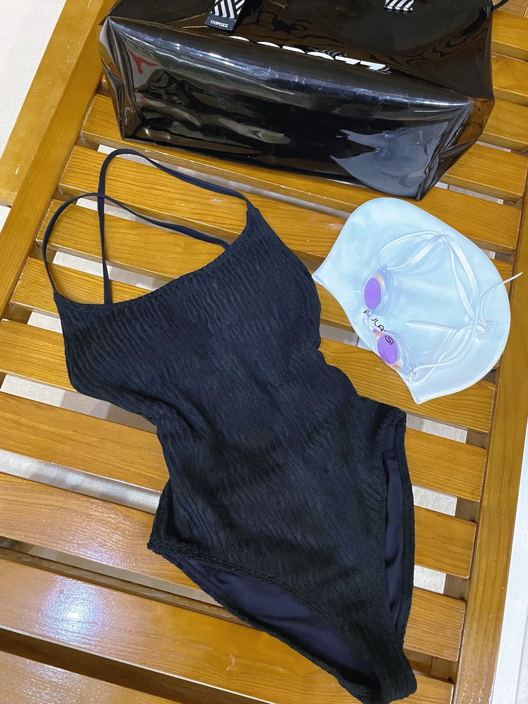 👙谁能拒绝这泳衣的美背设计！