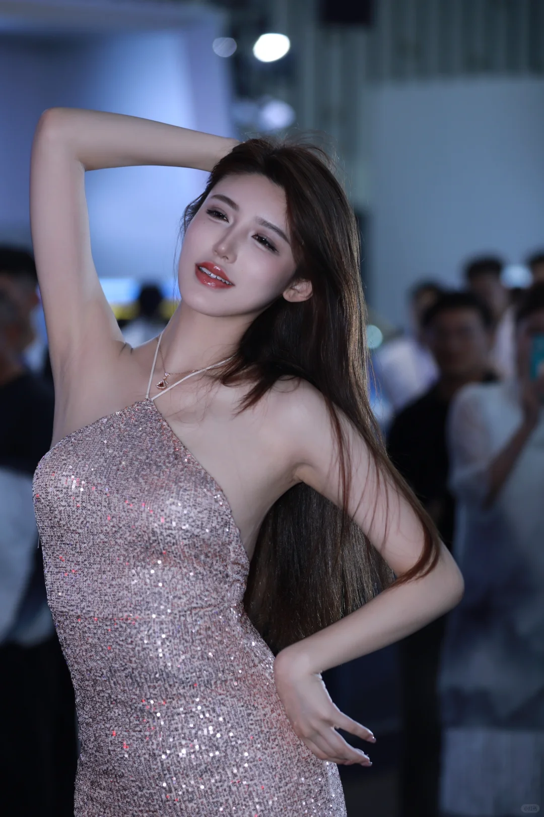 网红车模小乌苏Tina