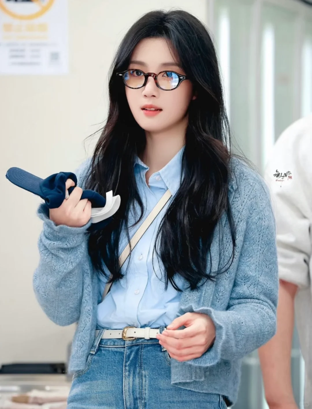 卢昱晓私服合集松弛感满满青春女大穿搭