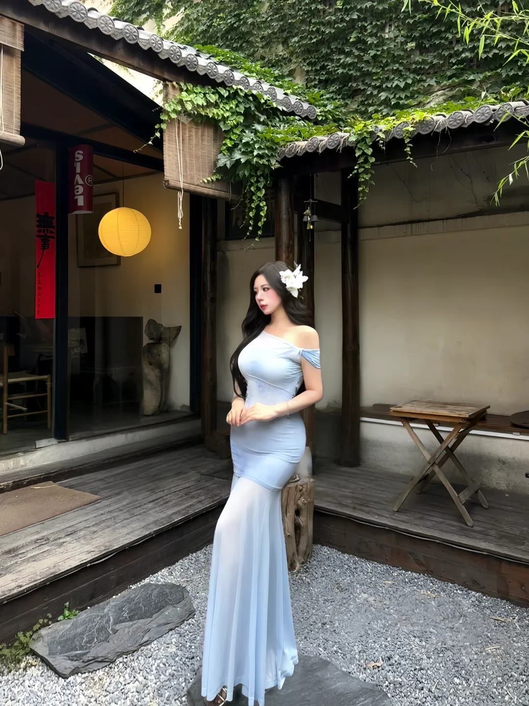 “像十四世纪的木质春”