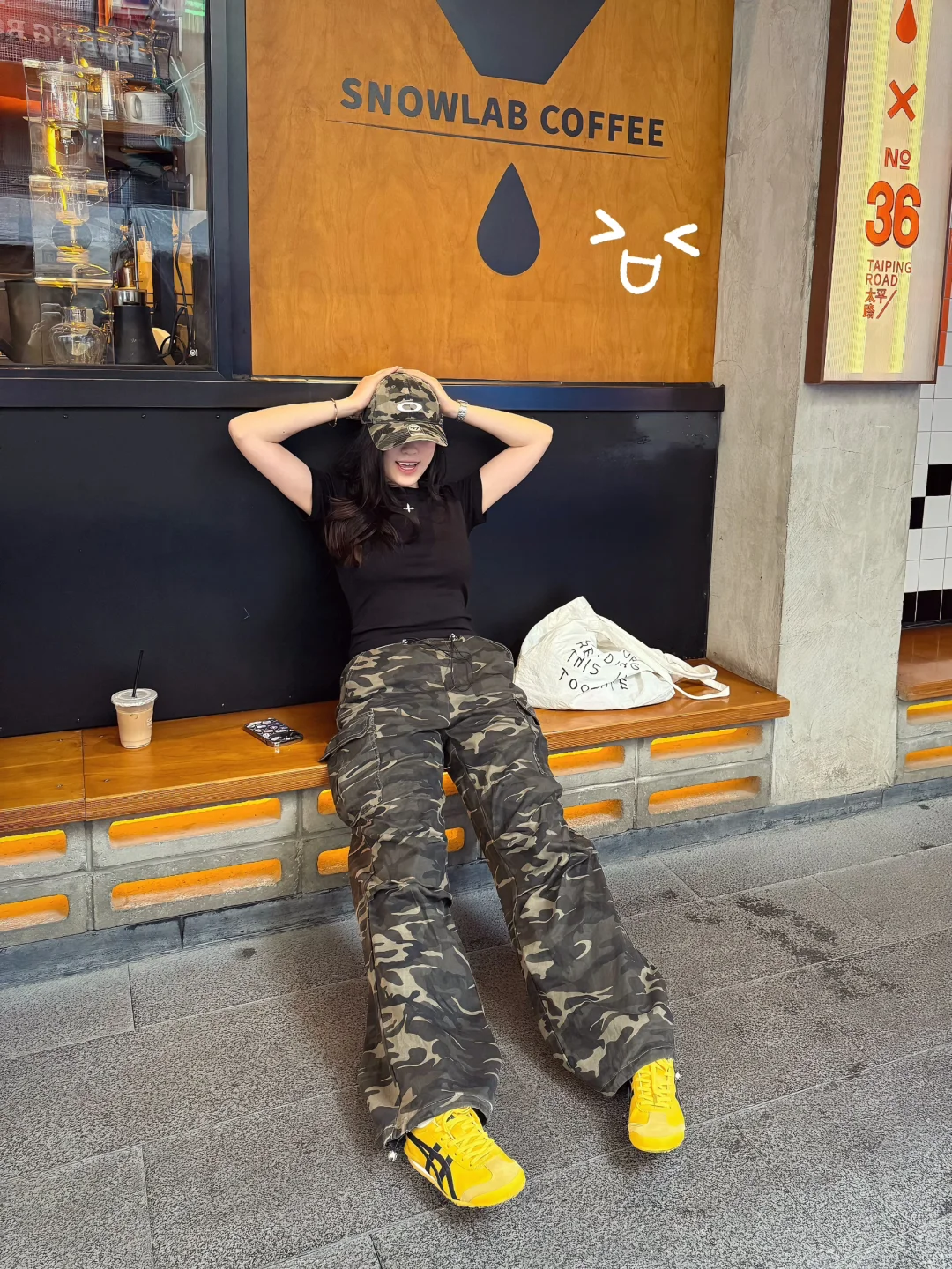 在贵阳免费拍照 街头辣妹感
