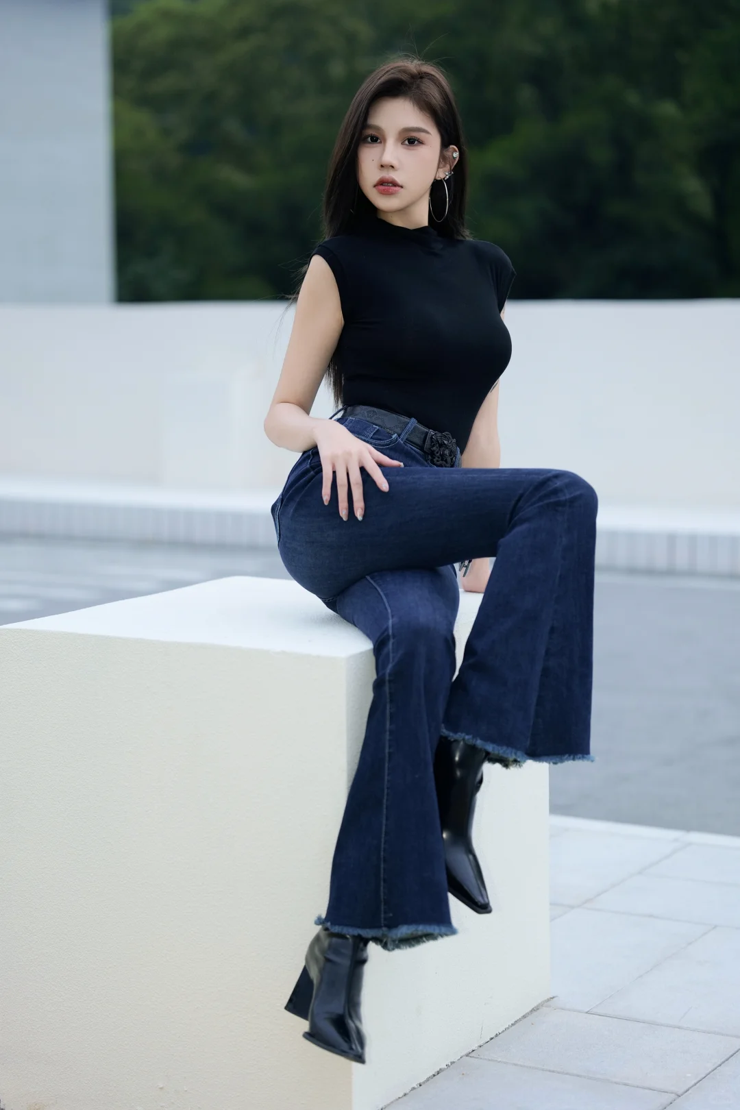 街拍美女造型，演绎时尚魅力