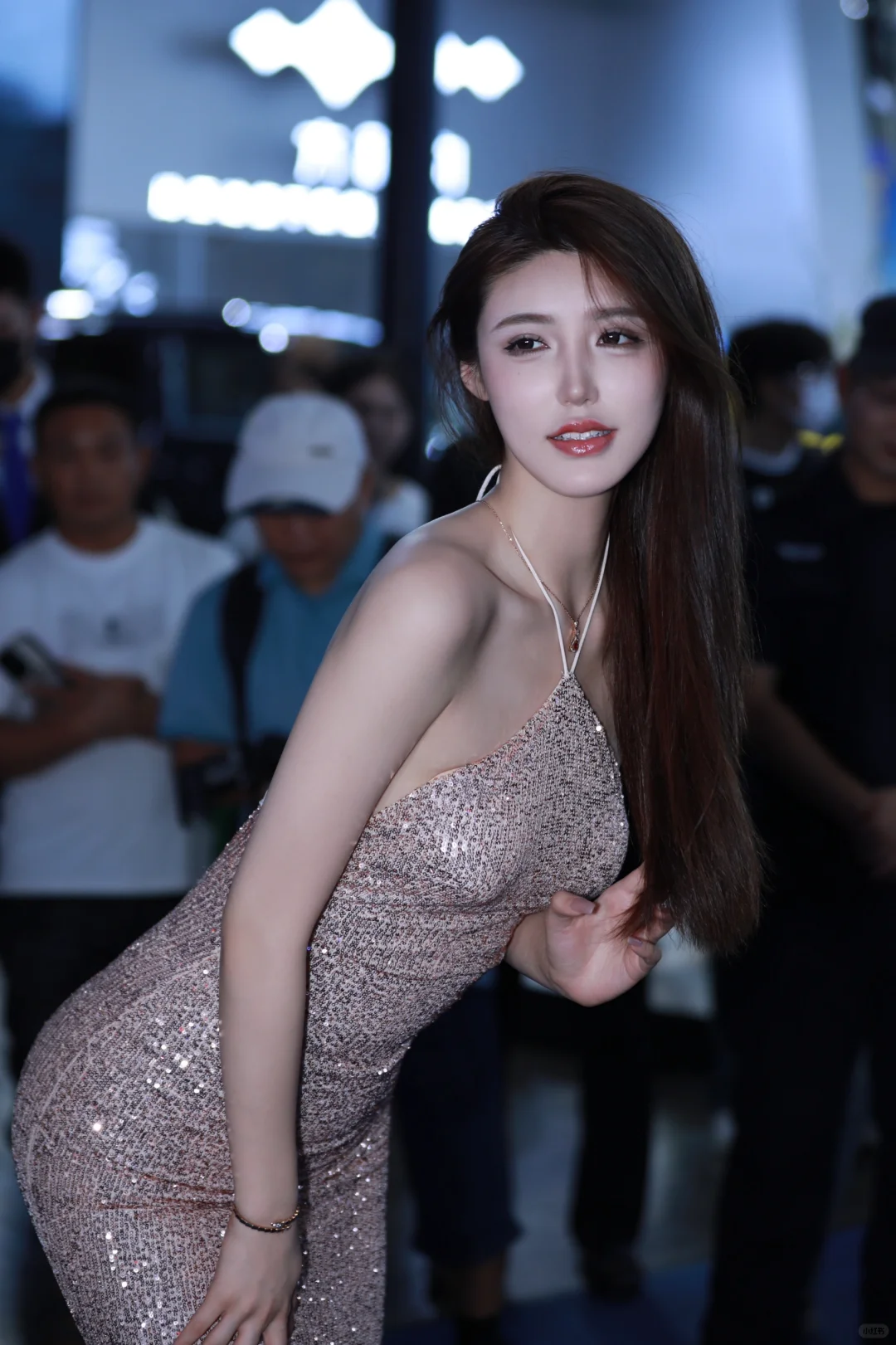 网红车模小乌苏Tina