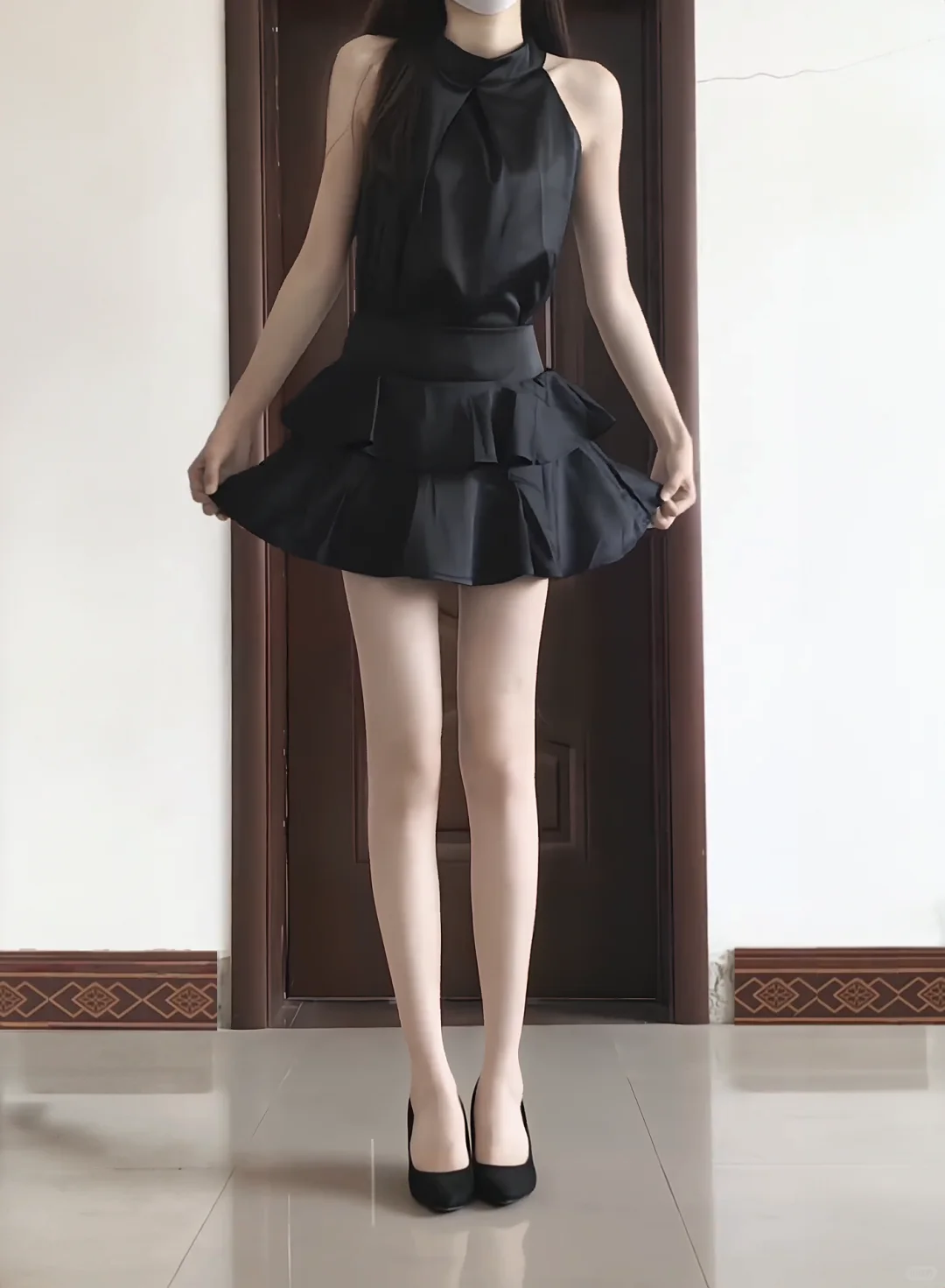 小黑裙好显身材比例啊