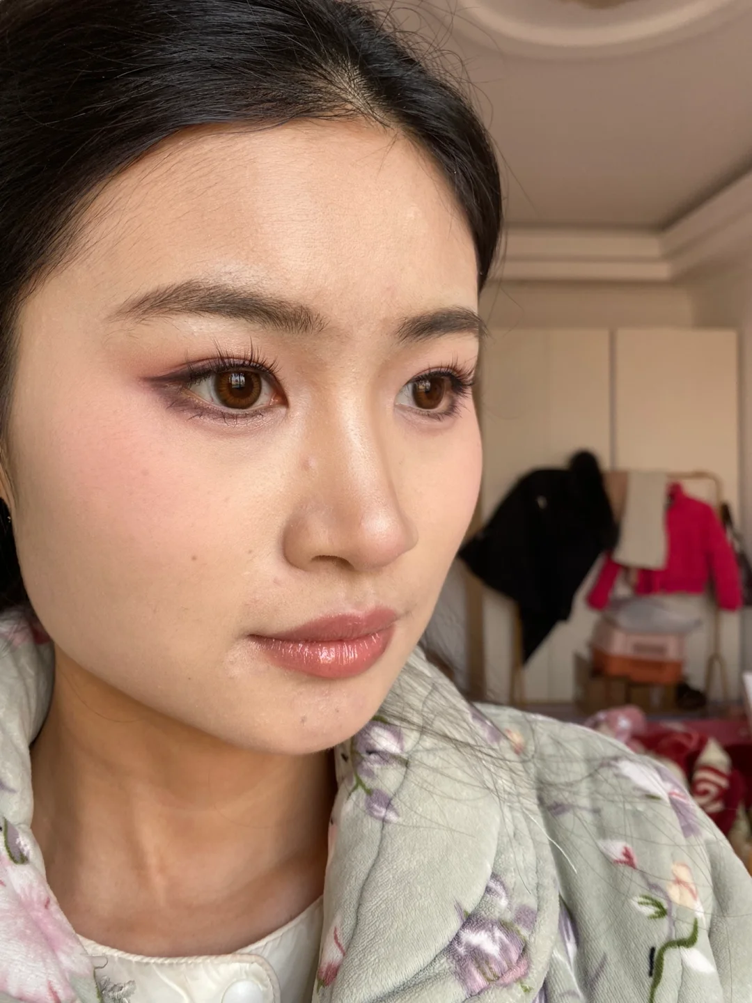 方脸努力化了两个小时的妆，算好看吗？