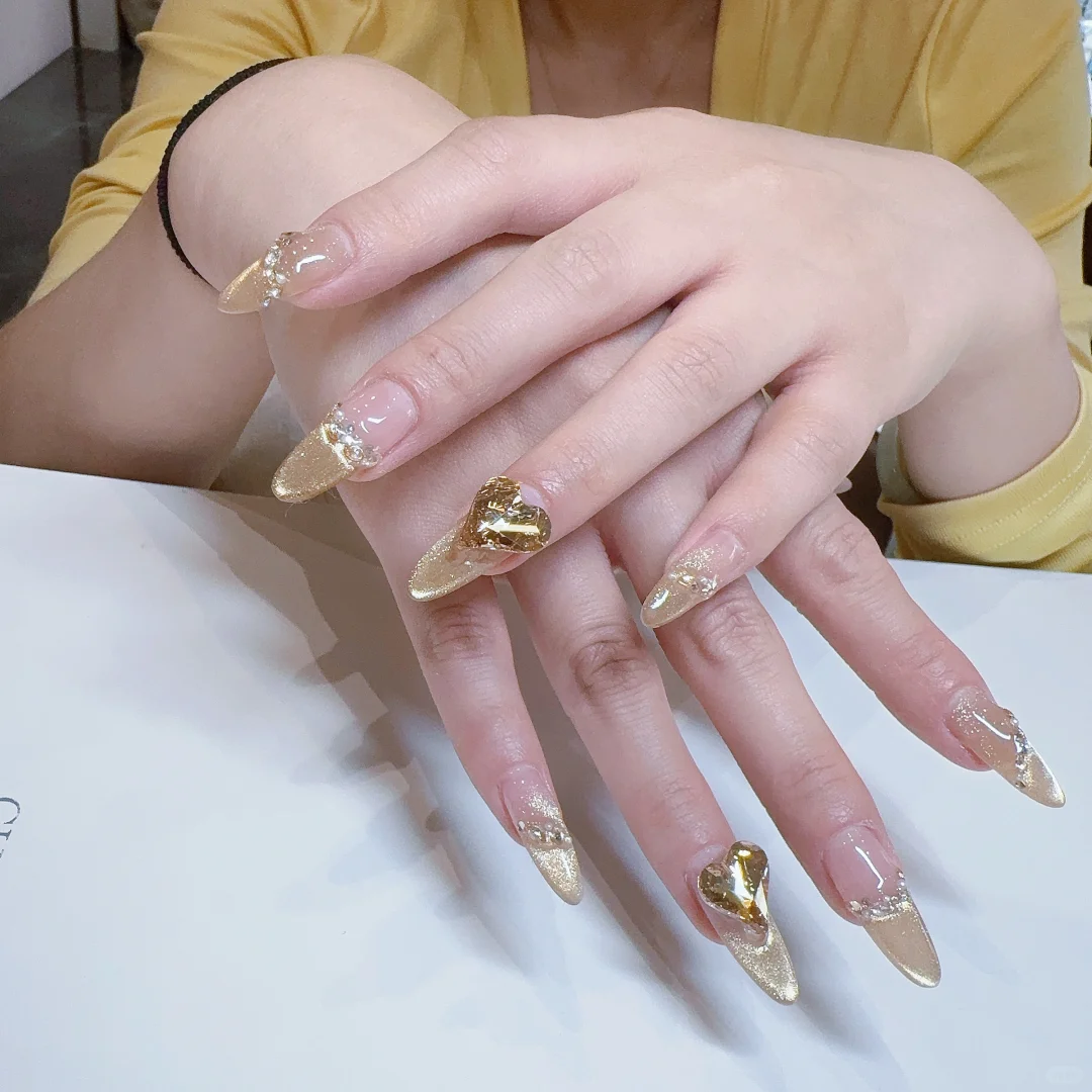 💖 温柔暴击！仙女专属的纯欲风美甲