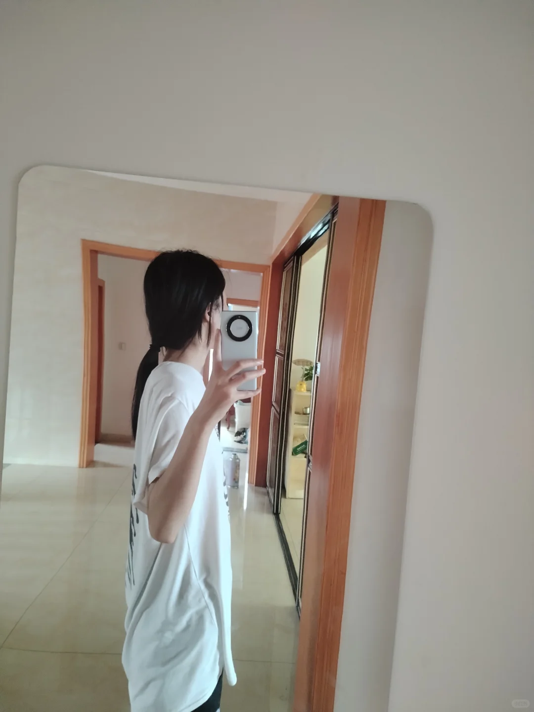 哭了，这个世界上还有比我胸更小的女人吗